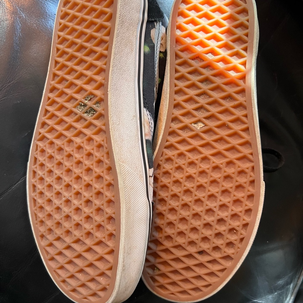 Vans Black and White Floral Sneakers - Picture 4 of 5